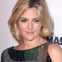 Drew Barrymore Short Bob Hairstyles for Moms