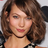 Karlie Kloss Messy Chin Length Bob Haircut for Thick Hair