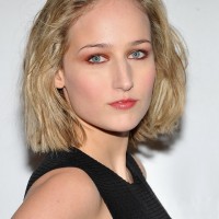 Leelee Sobieski Short Textured Blunt Bob Haircut