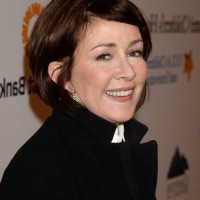 Patricia Heaton Cute Short Bob Hairstyle with Bangs for Women Over 50