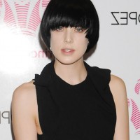 Agyness Deyn Short Bowl Cut with Blunt Bangs