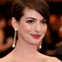 Anne Hathaway Side Parted Straight Hairstyle with Bangs