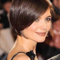 Chic Side Parted Bob Hairstyle with Bangs