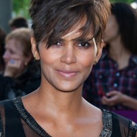 Halle Berry Stylish Short Pixie Cut for Women Over 40