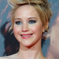 Jennifer Lawrence Super Cool Short Messy Cut for Summer