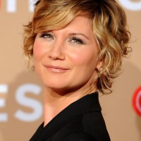 Jennifer Nettles Short Blonde Wavy Curly Bob Hairstyle with Bangs