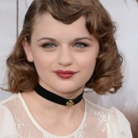 Joey King Short Finger Wave Hairstyle with Bangs for Round FAces