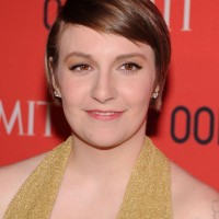 Lena Dunham Short Side Parted Straight Hairstyle with Bangs