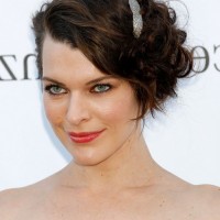 Milla Jovovich Chic Short Curly Bob Hairstyle for Wedding