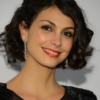 Morena Baccarin Short Curly Bob Hairstyle for Round Faces