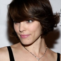 Rachel McAdams Short Dark Brown Hairstyle with Side Swept Bangs