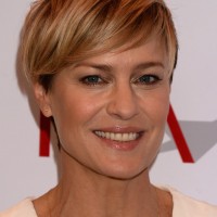 Robin Wright Side Parted Layered Short Straight Cut with Bangs