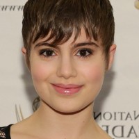 Sami Gayle Short Haircut: Casual Short Straight Pixie Haircut