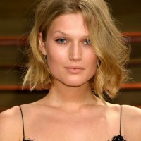 Toni Garrn Short Messy Hairstyle with Long Bangs