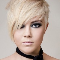 Short Emo Hairstyles with Side Swept Bangs for Women