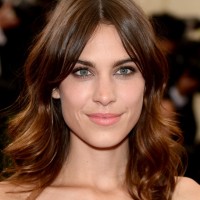 Alexa Chung Center Parted Medium Wavy Haircut for Women