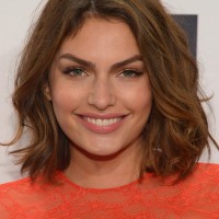 Alyssa Miller Latest Shoulder Length Hairstyle with Waves