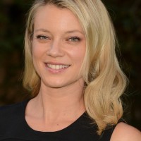 Amy Smart Casual Medium Blonde Wavy Haircut