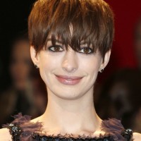 Anne Hathaway Short Hairstyle with Shaggy Bangs