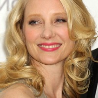 Anne Heche Shoulder Length Blonde Wavy Curly Hairstyle for Summer