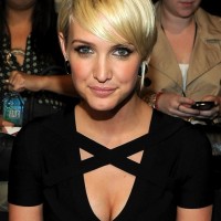 Ashlee Simpson Cute Short Straight Hairstyle for Thin Hair