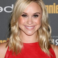 Becca Tobin Chic Blonde Mid Length Wavy Haircut