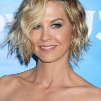 Best Short Wavy Hairstyle for Women with Bangs from Jenna Elfman