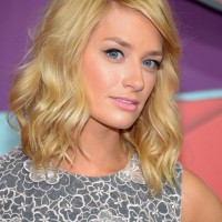 Beth Behrs Shoulder Length Wavy Haircut