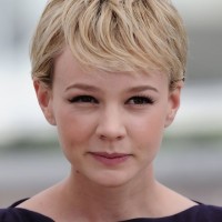 Carey Mulligan Cute Short Side Parted Haircut with Bangs for Fine Hair