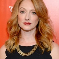 Celebrity Judy Greer Latest Shoulder Length Hairstyle