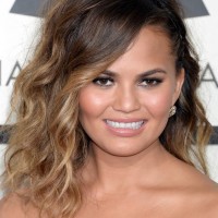 Chrissy Teigen Shoulder Length Ombre Wavy Hairstyle