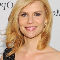 Claire Danes Casual Layered Medium Blonde Hairstyle for Women