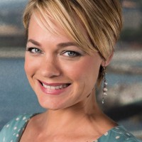 Crystal Allen Deep Side Parted Short Hairut with Bangs