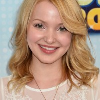 Dove Cameron Cute Mid Length Wavy Hairstyles for Girls
