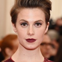 Elettra Wiedemann Short Side Part Punk Chic Hairstyle