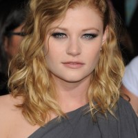 Emilie De Ravin Shoulder Length Blonde Curly Hairstyle