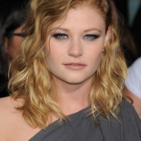 Emilie De Ravin Shoulder Length Blonde Curly Hairstyle