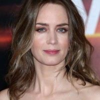 Emily Blunt Latest Shoulder Length Hairstyle with Waves