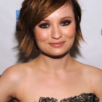 Emily Browning Short Straight Hairstyle with Bangs for Thick Hair