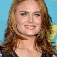 Emily Deschanel Latest Shoulder Length Hairstyle with Waves for Square Faces