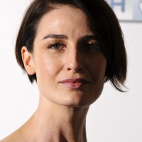 Erin O'Connor Side Parted Haircut for Short Hair