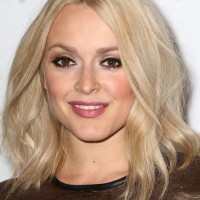 Fearne Cotton Chic Medium Wavy Hairstyle for Fall