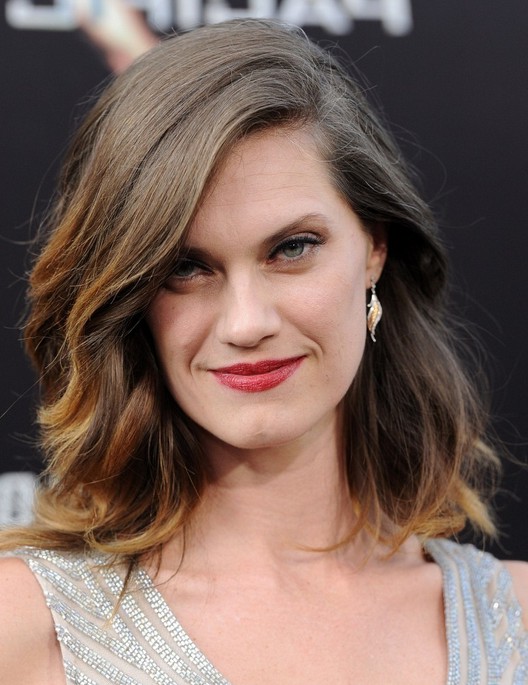 Heather Doerksen Latest Medium Ombre Hairstyle with Waves