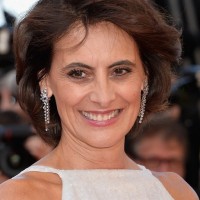 Ines de la Fressange Short Wavy Hairstyle for Women Over 50