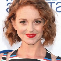 Jayma Mays Cute Messy Short Wavy Hairstyle for Summer