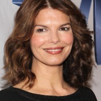 Jeanne Tripplehorn Layered Shoulder Length Hairstyle for Round Faces