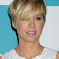 Jenna Elfman Cute Short Layered Razor Cut with Long Bangs