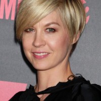 Jenna Elfman Layered Short Razor Cut with Side Swept Bangs