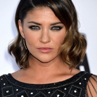 Jessica Szohr Short Soft Wavy Hairstyle with Smoky Eyes