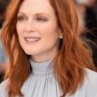 Julianne Moore Medium Red Wavy Hairstyle for Women Over 50